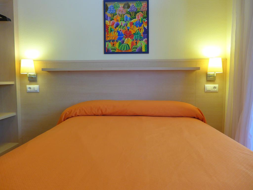 Rentalmar Diplomatic Park Salou Room photo